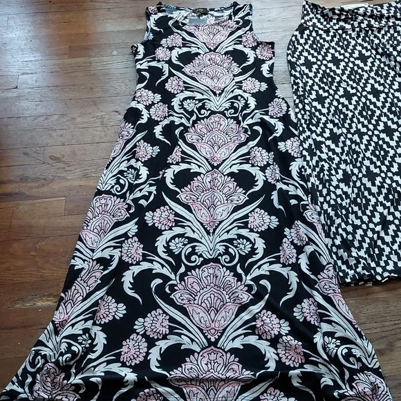 Dress and skirt - Picture 2 of 11